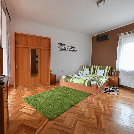 Kokusz Apartmanok エゲル 部屋 写真