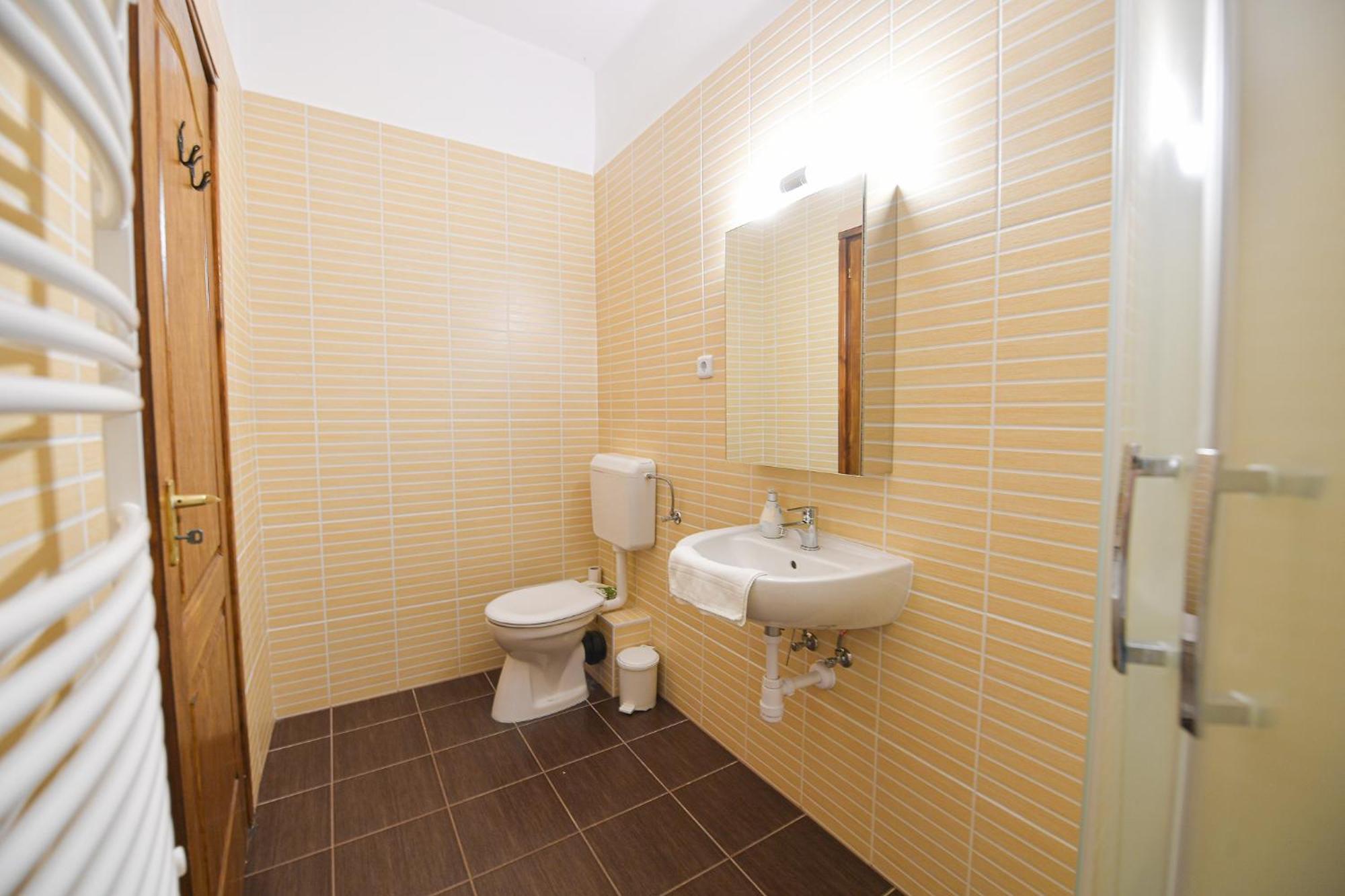 Kokusz Apartmanok エゲル 部屋 写真
