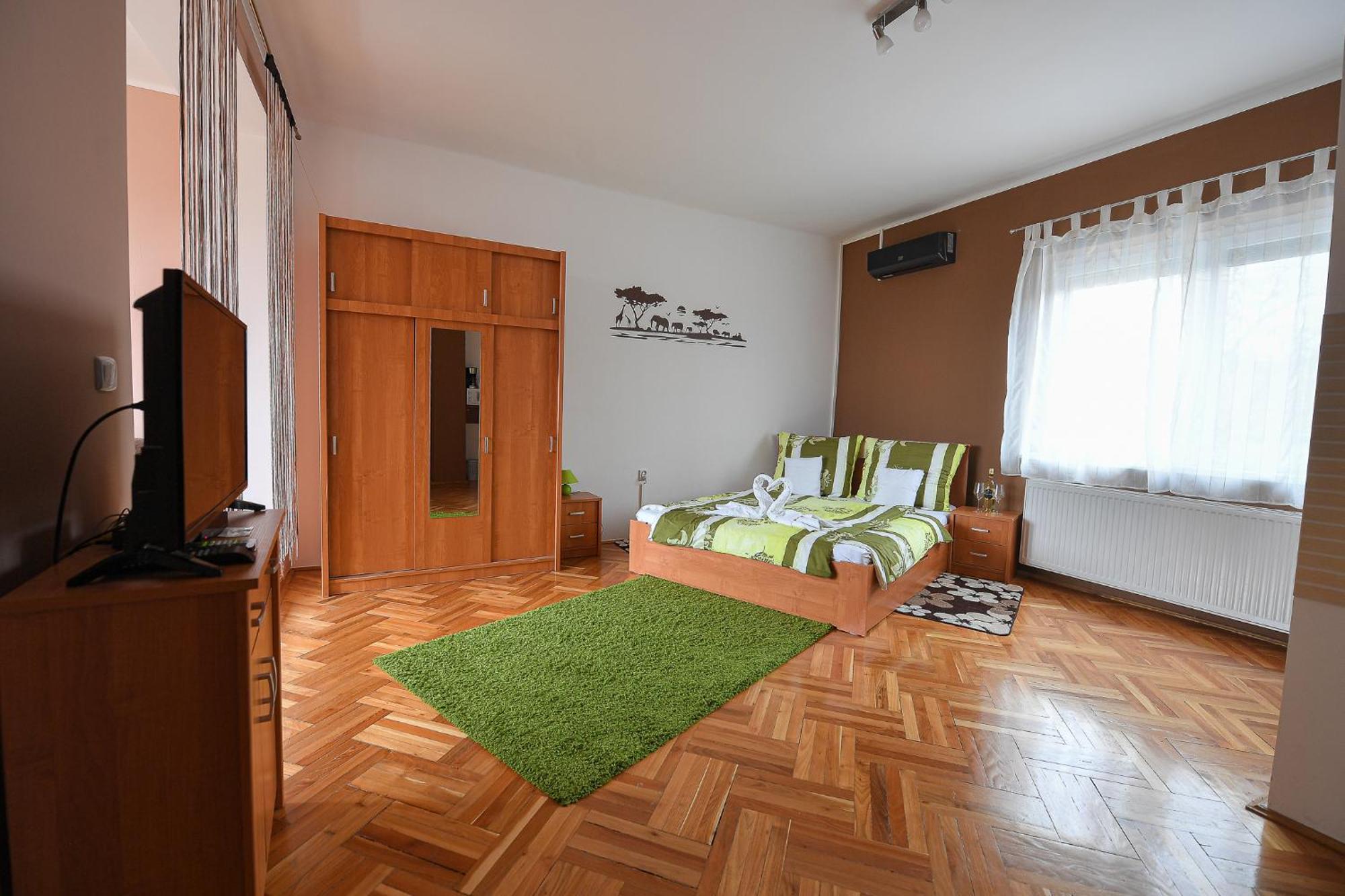 Kokusz Apartmanok エゲル 部屋 写真