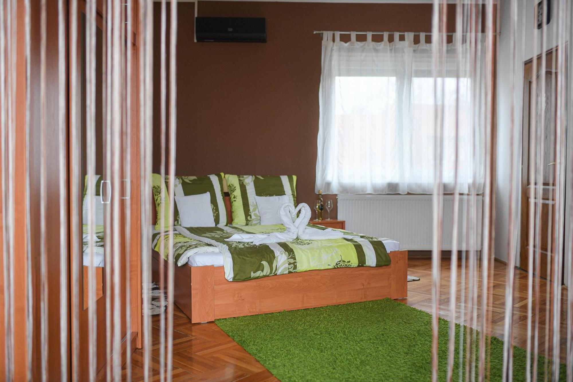 Kokusz Apartmanok エゲル 部屋 写真