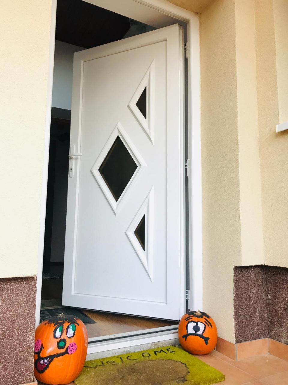 Kokusz Apartmanok エゲル エクステリア 写真